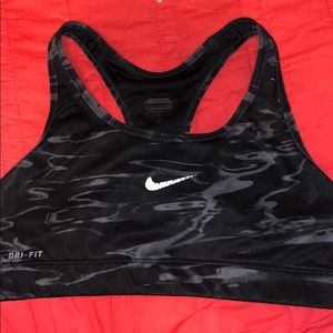 NIKE pro sports bra